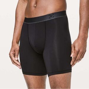 NWT Lululemon 7” Always In Motion Boxer Modal XS
Black (First Release)
